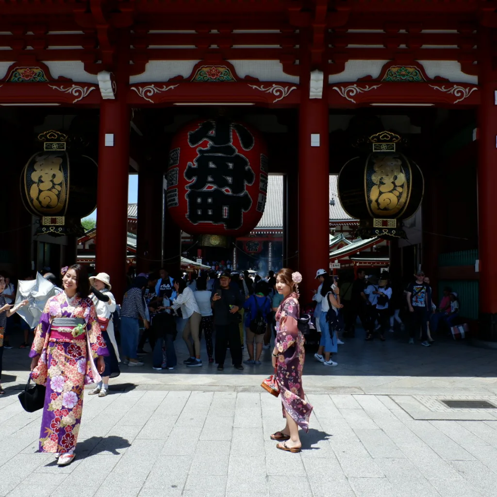 Wearing Kimono in Sensoji Temple